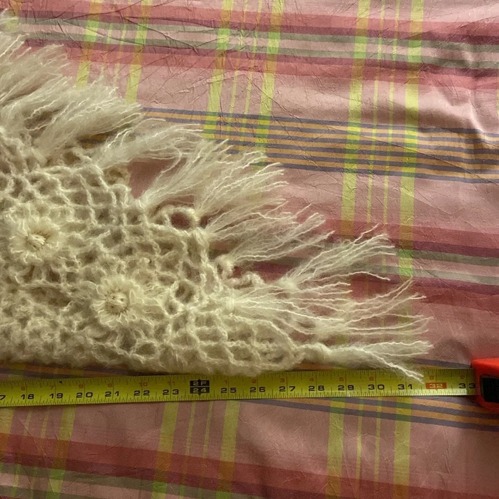 Vintage hand knit shawl cream off white flowered gold speckle tassel edge